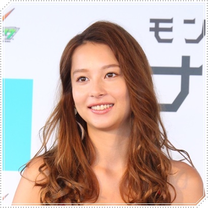 モンスト夏の極みCMの水着美女は誰?赤ビキニモデルのカップを検証!