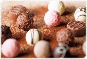 会社のおやつのおすすめ！オフィスで人気の「音がしない」お菓子を紹介